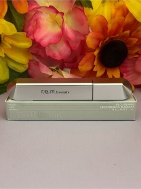 r.e.m. beauty Flourishing Lengthening Mascara — midnight black